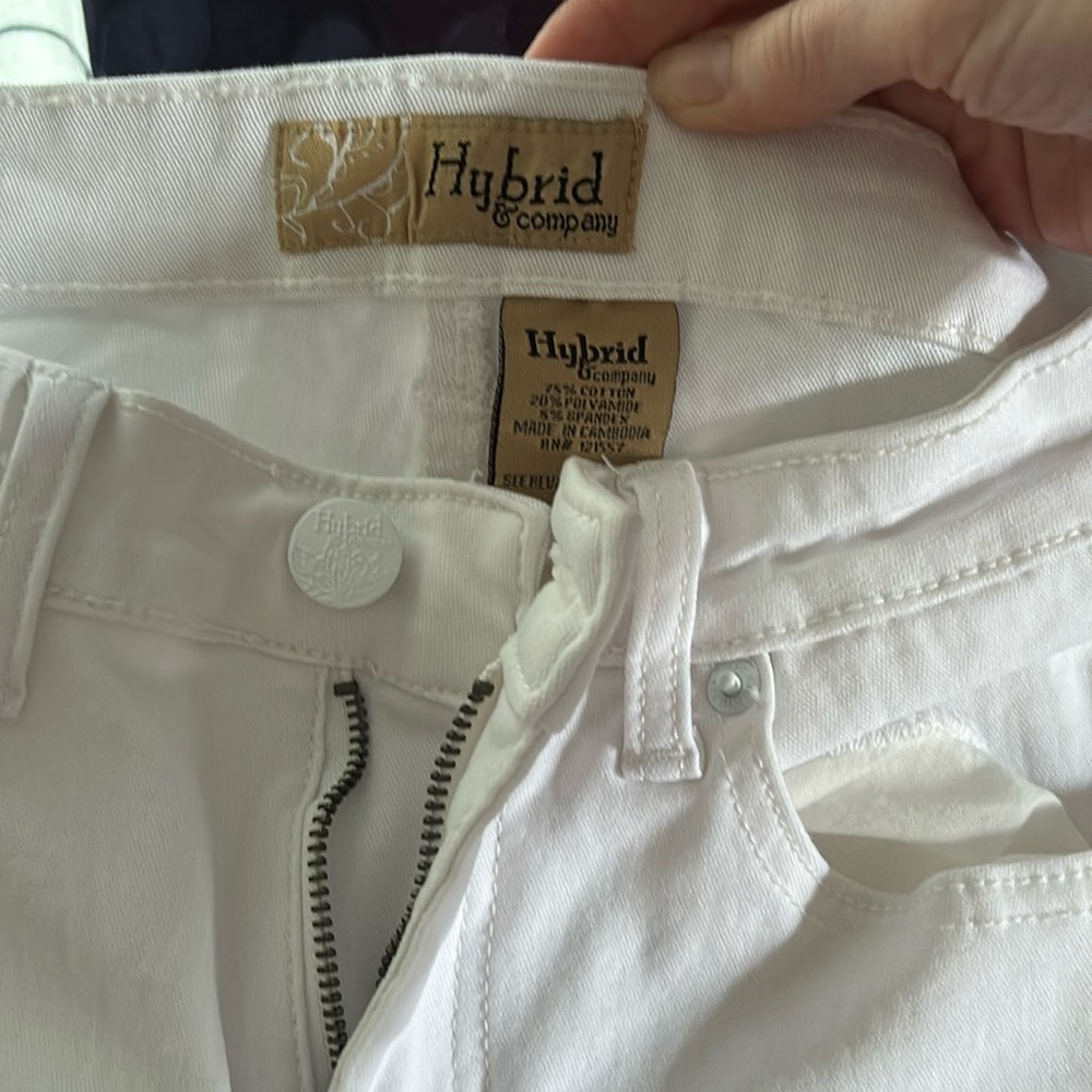 Hybrid & Company White Jeans with Stretch, Size Large